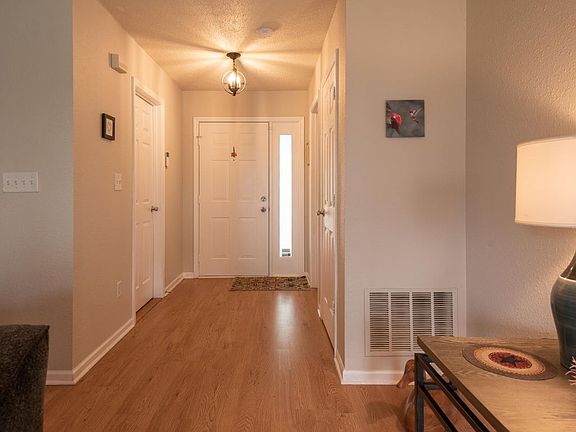3rd image of 1538 W Leighton Ln
