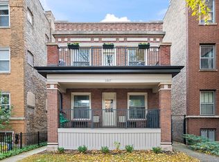 1307 W Newport Ave, Chicago, IL 60657