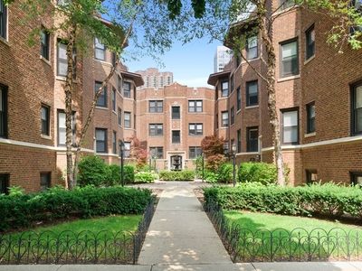 530 W Cornelia Ave APT 1N, Chicago, IL, 60657