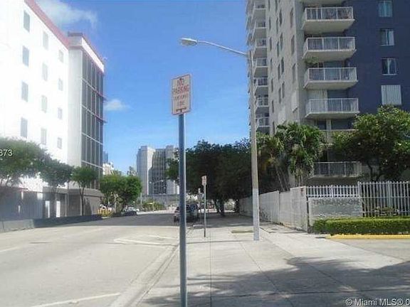 5th image of 850 N Miami Ave APT 1508