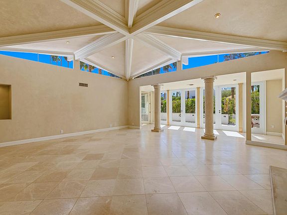 2nd image of 489 E San Jose Rd