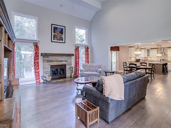 3rd image of 180 Sorrelwood Ln