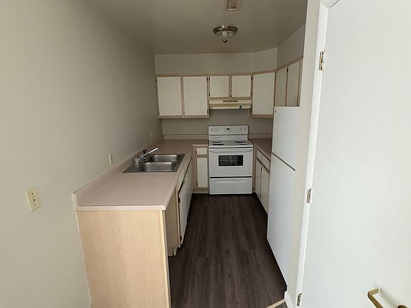 3rd image of 550 Fletcher Ave APT 203