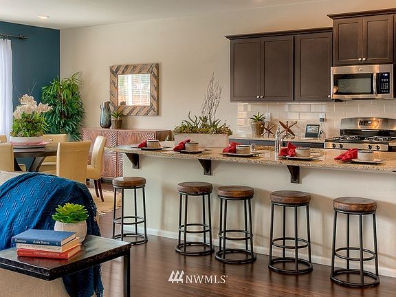 5th image of 3237 Hanna Drive NE #17