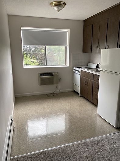 2nd image of 15 Piggott Rd APT 18