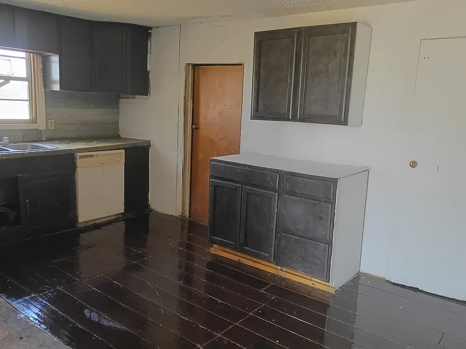 221 S Central Ave