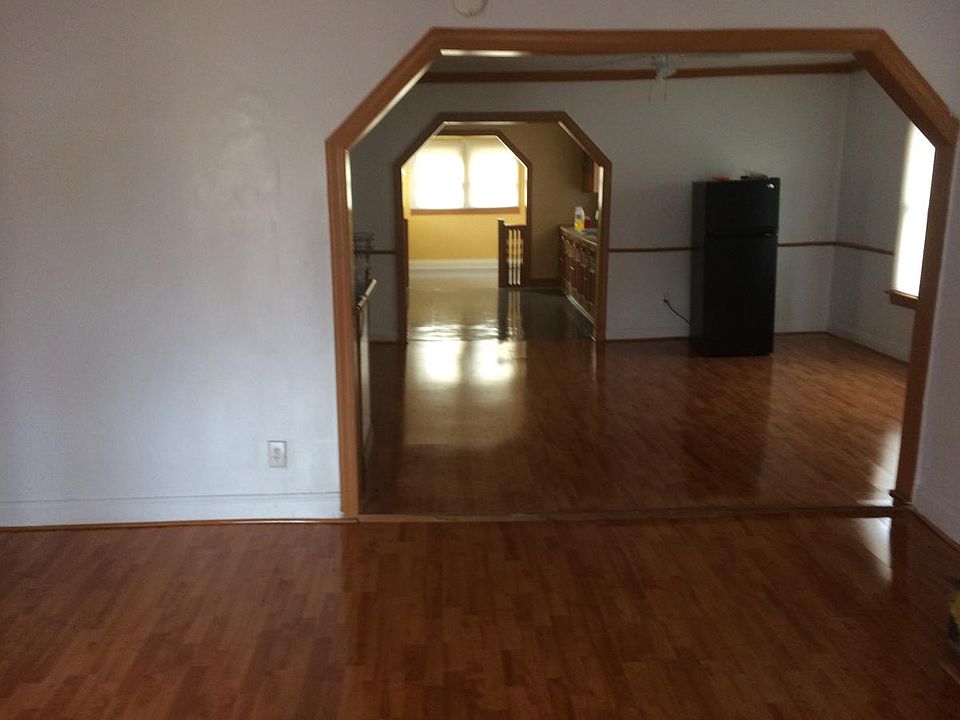 2nd image of 411 Hodgin St