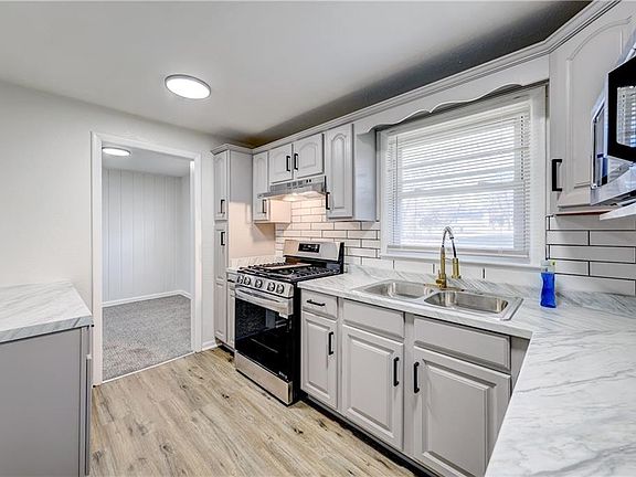 2nd image of 6219 Bellefontaine Ave
