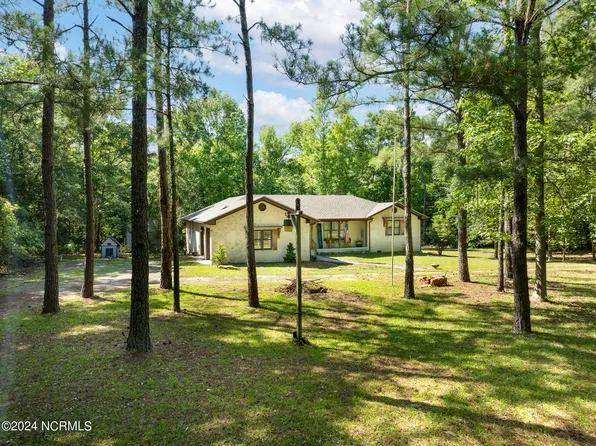 100 Plantation Lane, Hampstead, NC 28443