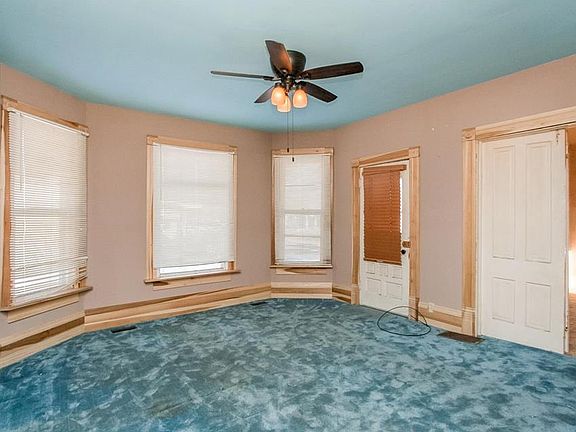 3rd image of 221 E 1st Ave