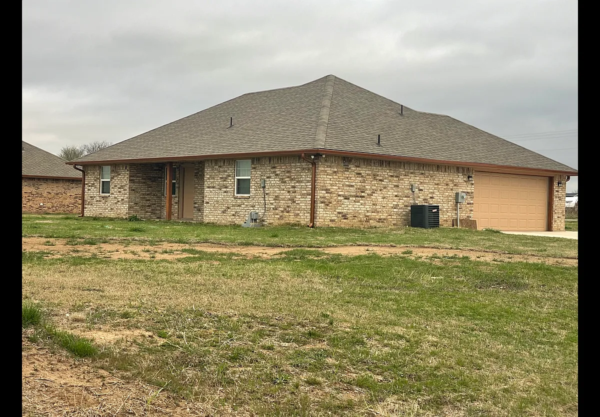 Building Photo - 7994 State Road 70 E