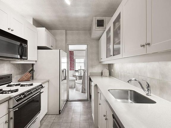 2nd image of 650 Park Ave APT 5C
