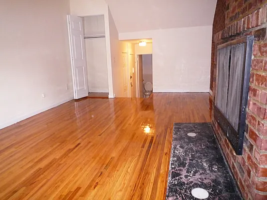 Rented by DSA Realty | media 35