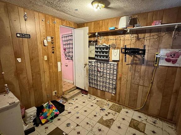 4th image of 1538 LAMAR