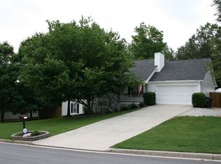 550 Tribble Creek Dr, Grayson, GA