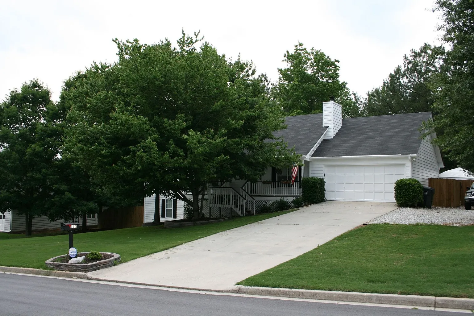 550 Tribble Creek Dr photo 1