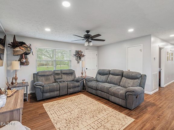 5th image of 258 Meadow Brook Rd
