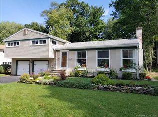 18 Barksdale Rd, West Hartford, CT 06117