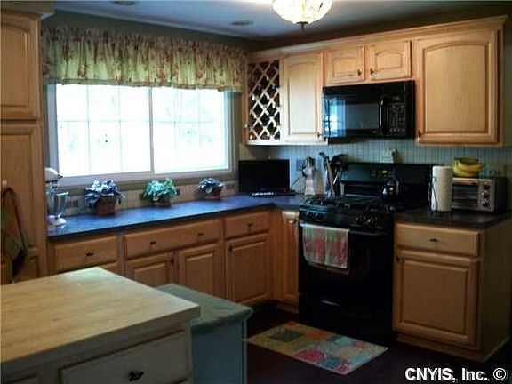 3rd image of 4162 Chariot Ln