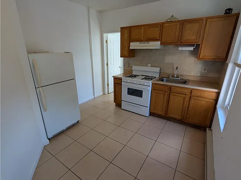 450 Carlton Ave #2 — Photo 5