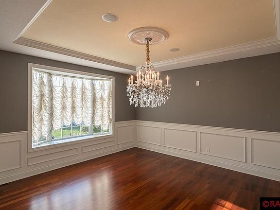 3rd image of 237 Woodhill Ct