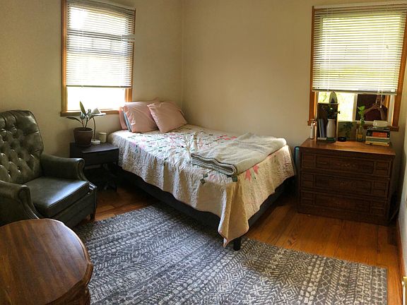 4th image of 8242 30th Ave NE