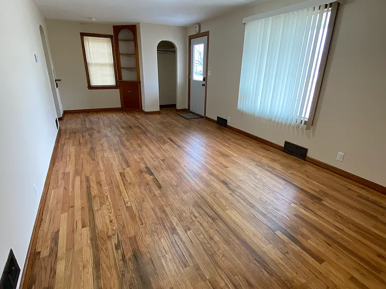 3235 Vine St — Photo 3