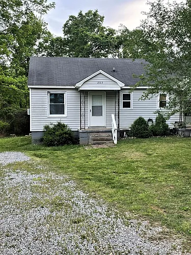 203 Sunset St Photo 1