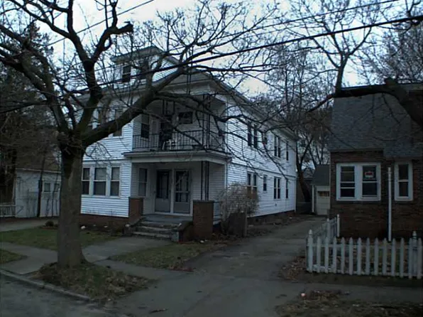 27 Higgins Ave, Providence, RI 02908