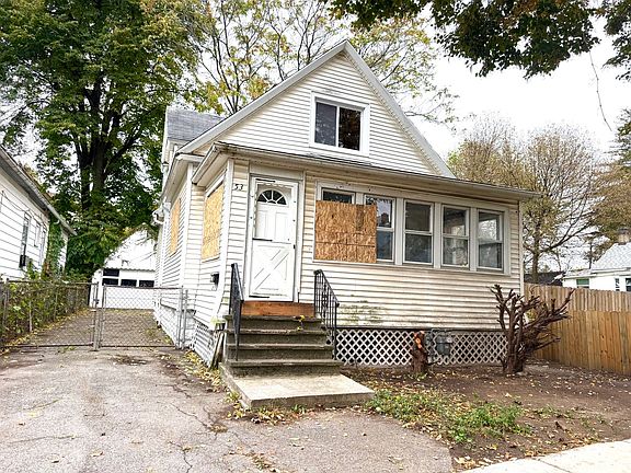 2nd image of 53 Ernst St