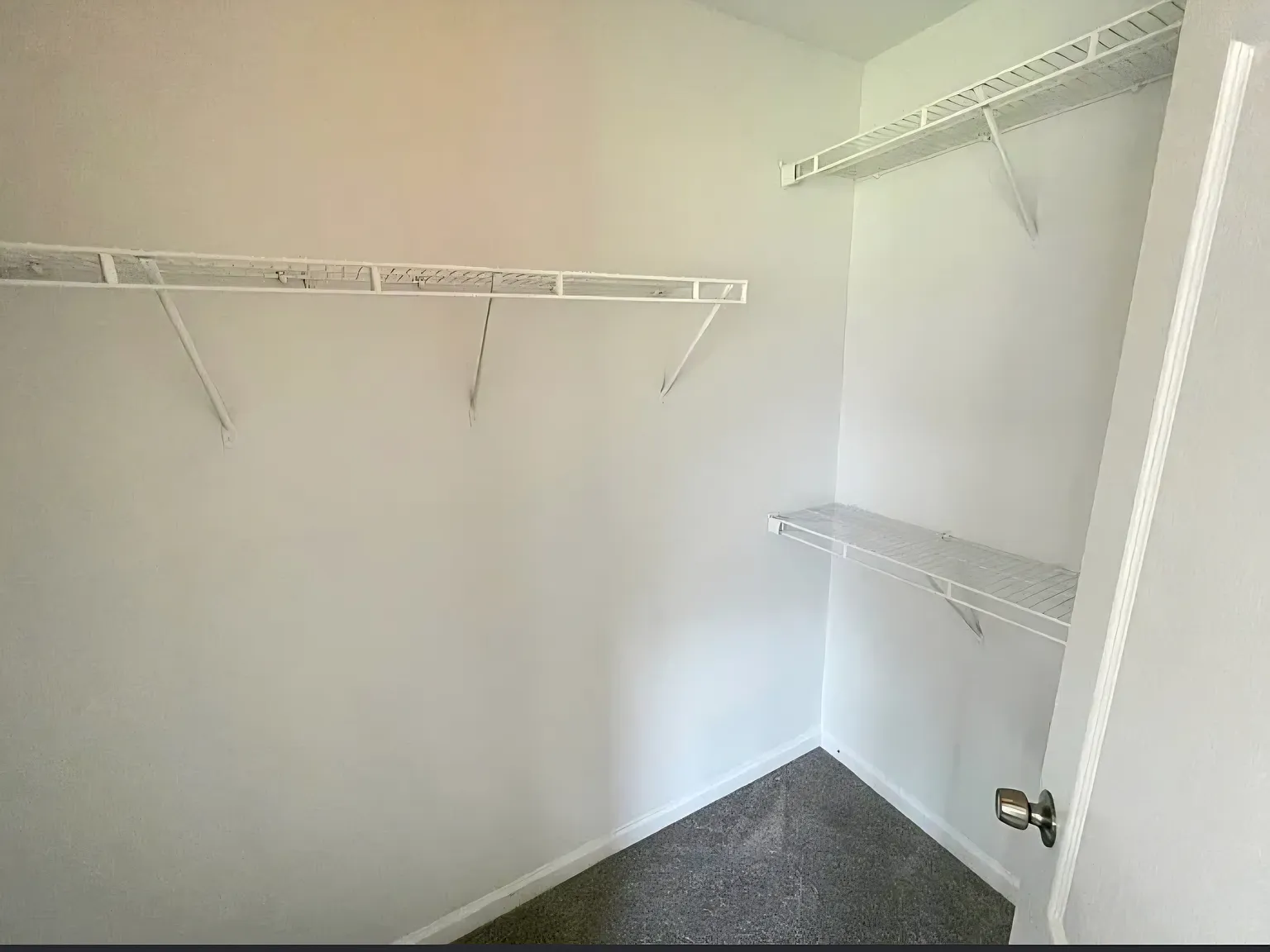3 bed, 1800 sqft, $2,300 — Photo 4