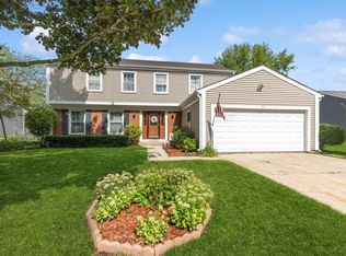 20 Warrington Rd, Vernon Hills, IL 60061