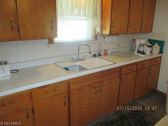 3rd image of 728 Detroit Ave