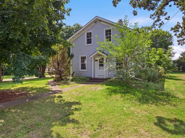 10203 Main St, Hebron, IL 60034