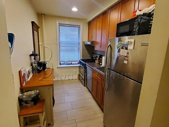 4th image of 3516 31st Ave #1D