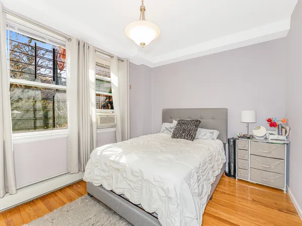 4601 Henry Hudson Parkway West image 9 of 18