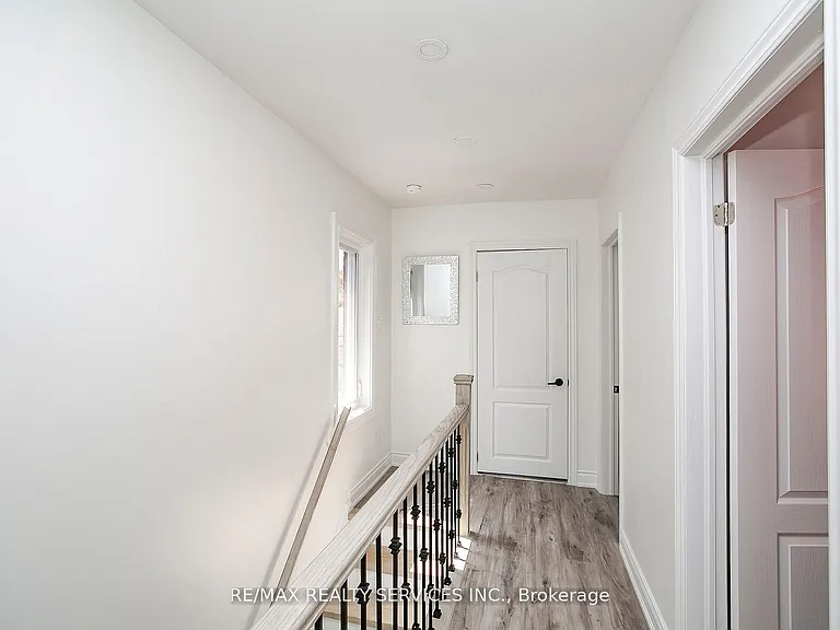 20 Somerset Ave E — Photo 21