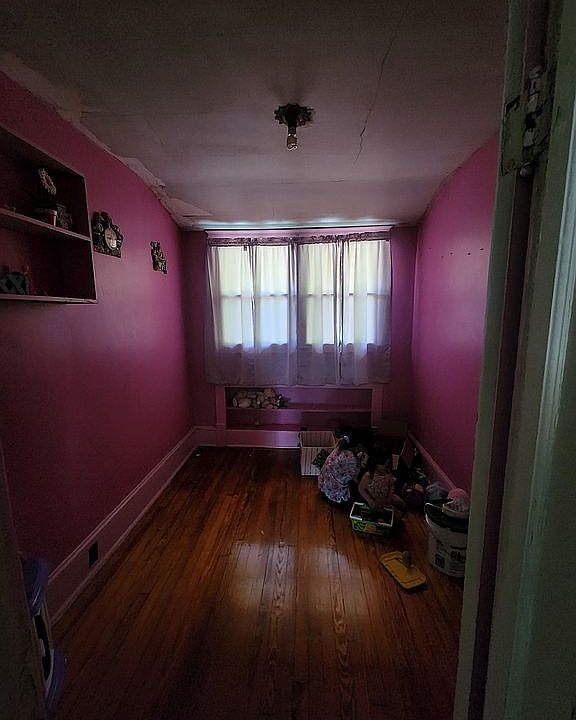 13th image of 604 Windsor Ave