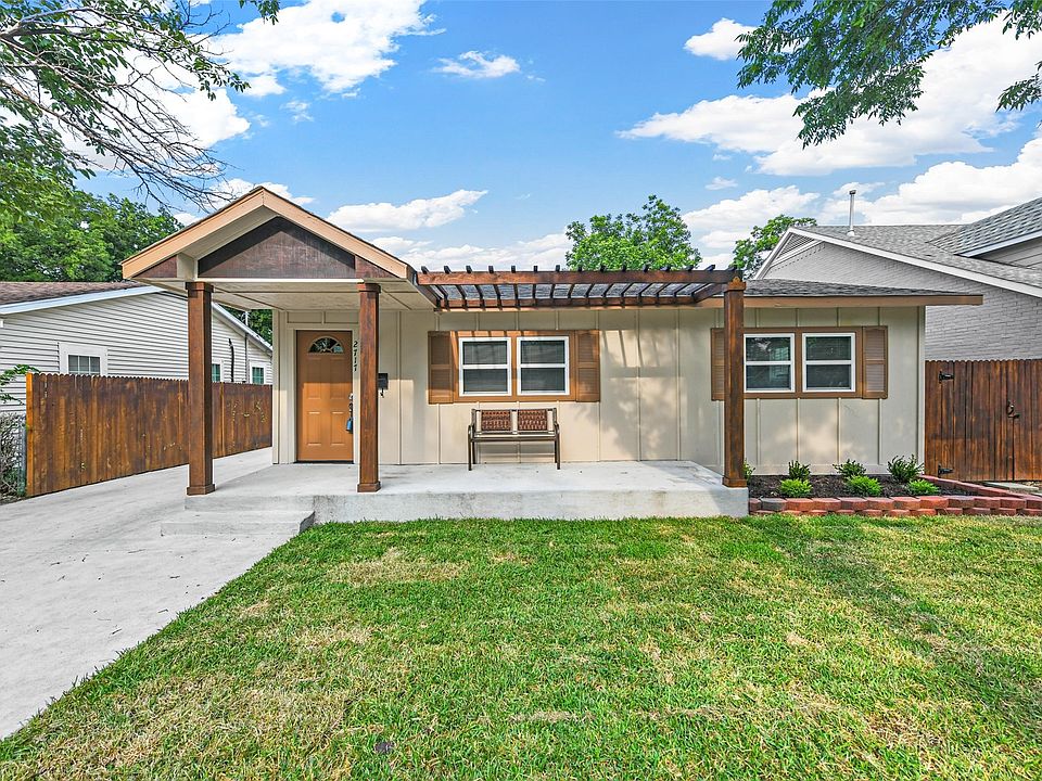 1st image of 2717 Townsend Dr