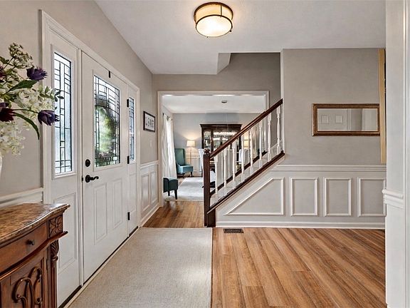 4th image of 104 Molly Dr