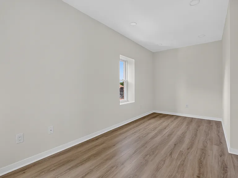 2995 S Clement Ave #A — Photo 21