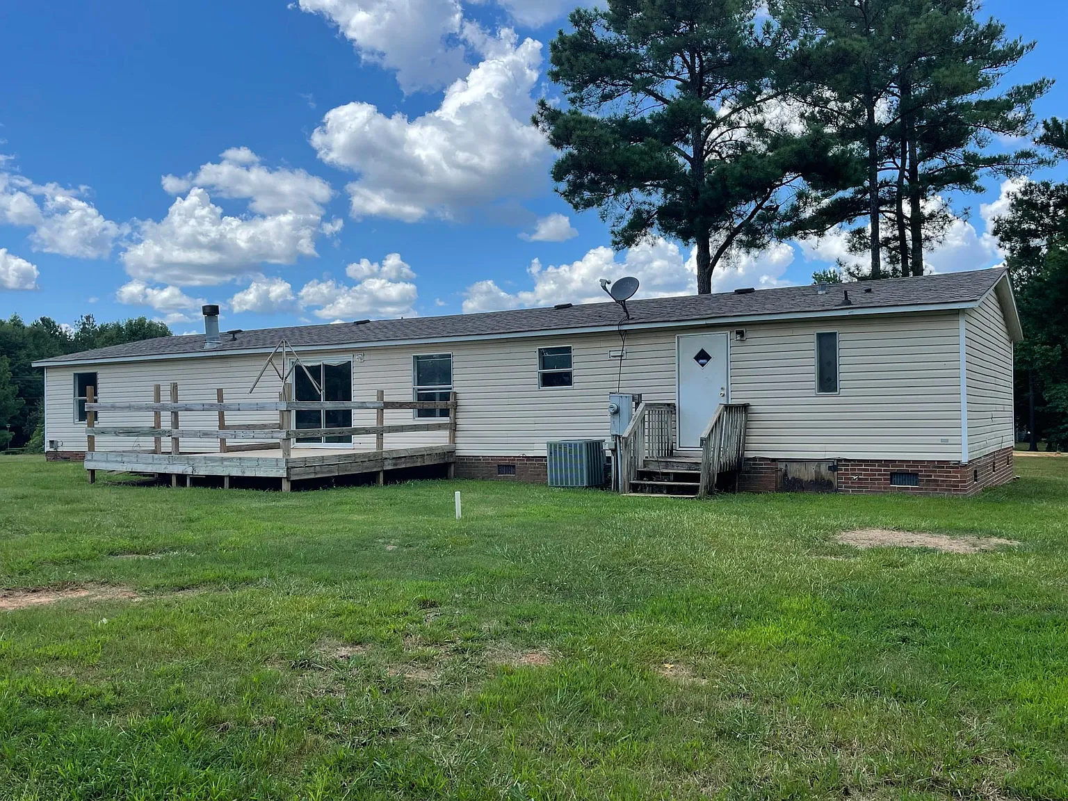 5 bed, 2128 sqft, $1,895 — Photo 3