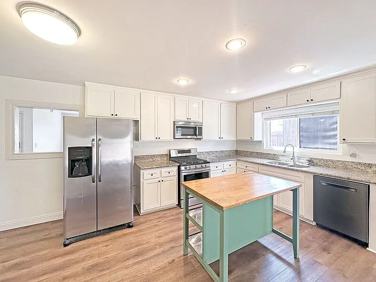 6212 Potomac St — Photo 5
