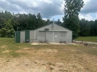 320 S Point Dr, Camden, TN 38320