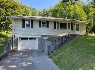 2631 Wa Shaw Tee Rd, Hamburg, IA 51640