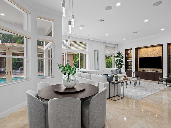 5th image of 871 NW 115th Avenue