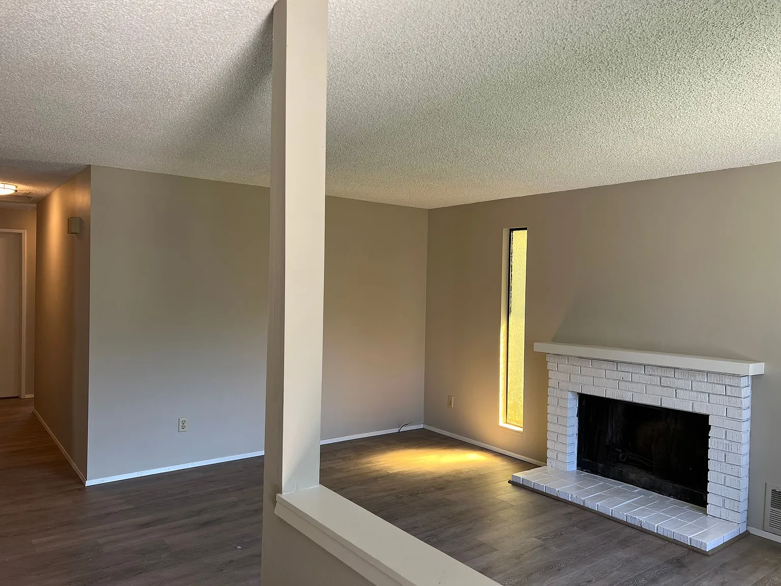 Eastmoreland/Johnson Creek - Recently Updated 3 Bedroom, Two Bathroom Ranch Style Home - Landscap... — Photo 4