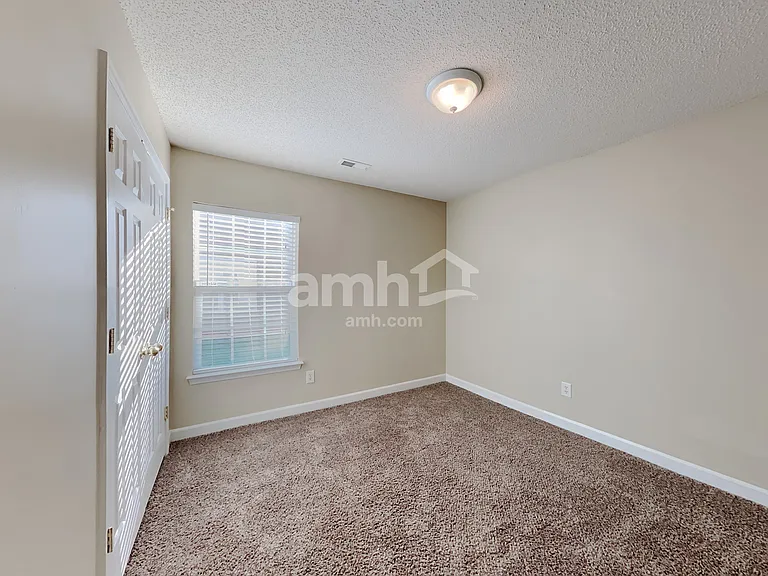 2208 Thorncrest Dr — Photo 20