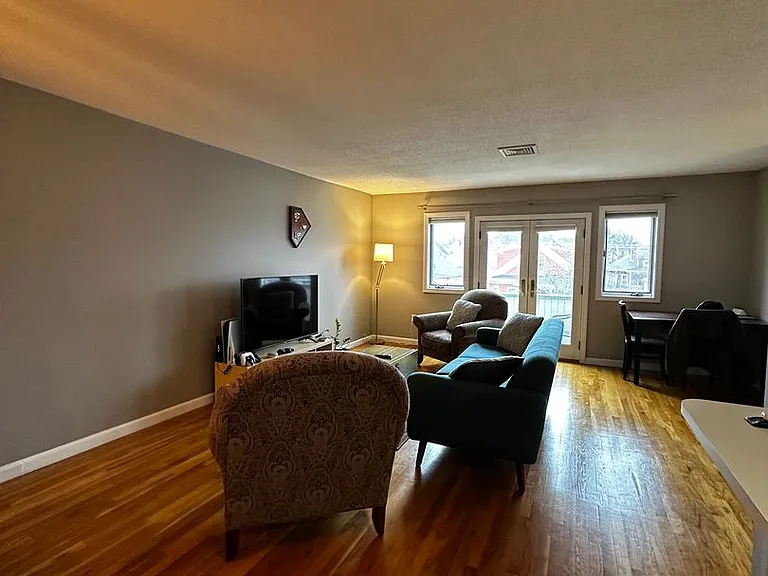 616 Boston Ave #1F — Photo 3