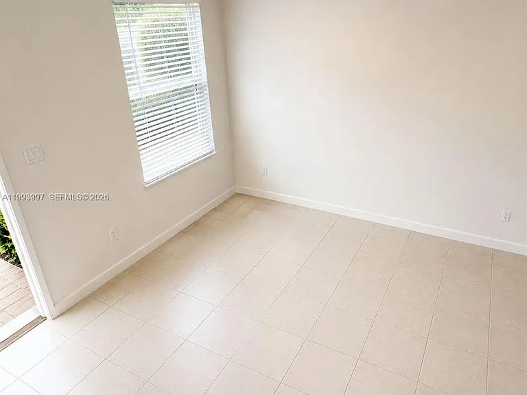 12773 SW 234th Ter — Photo 4